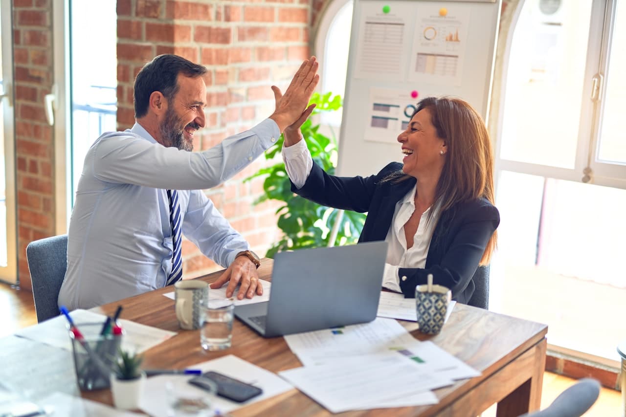 Entrepreneurs satisfaits de leur nouveau site web ClicLead